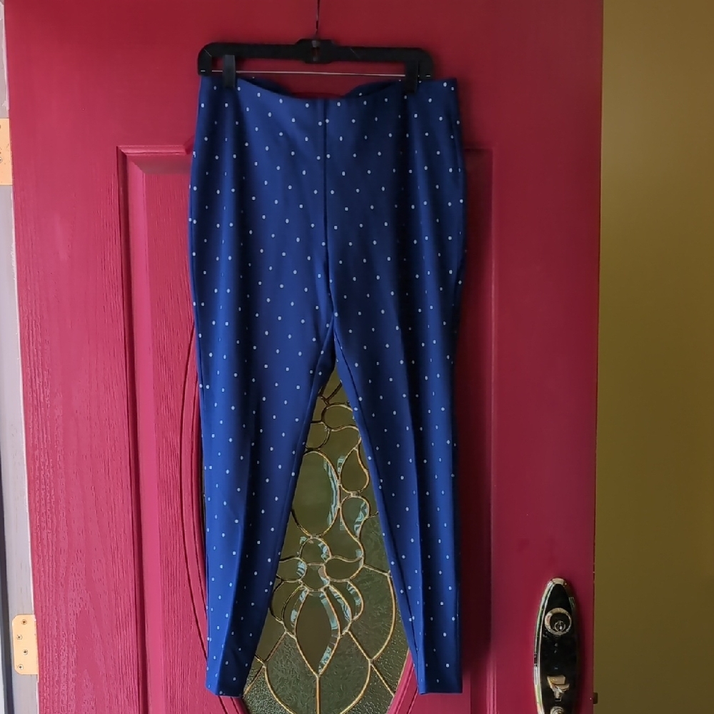 NWT - Chico's Women's Navy Polka Dot Ponte Leggings